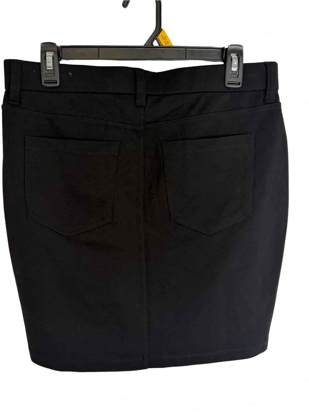 3/$20 Liverpool Black Elastic Waist Knit Skirt Size 6/28